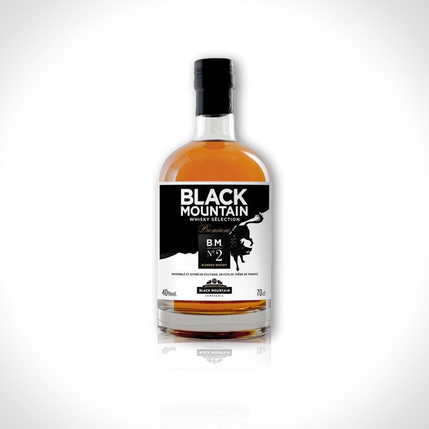 Виски mountain. Black Mountain виски Whisky. Блэк Маунтин виски армянский. Виски Black Mountain Blended Whisky. Виски армянский купажированный Блэк Монтан.